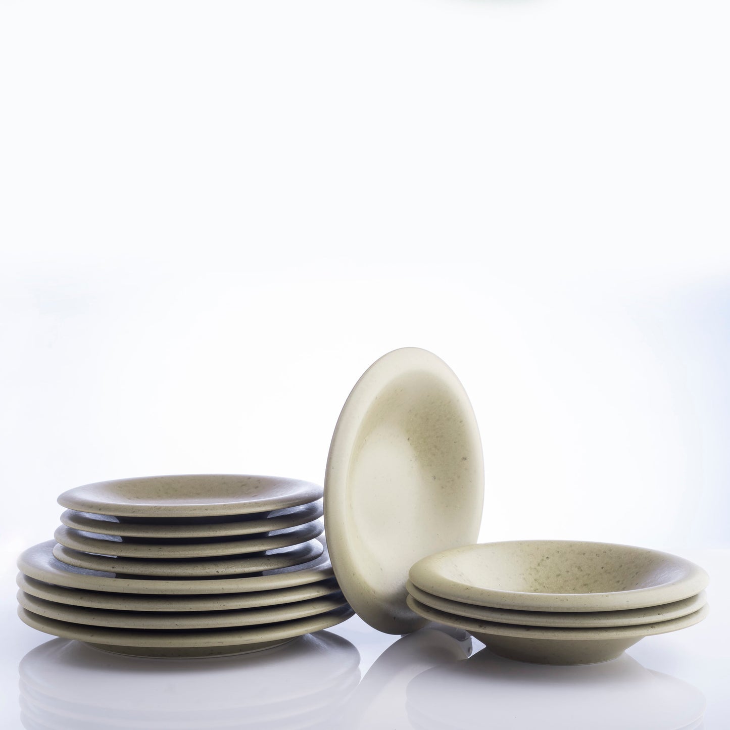 Aro Stoneware Dinnerware Set - Green Matte - Crafted in Portugal - Scratch-Resistant