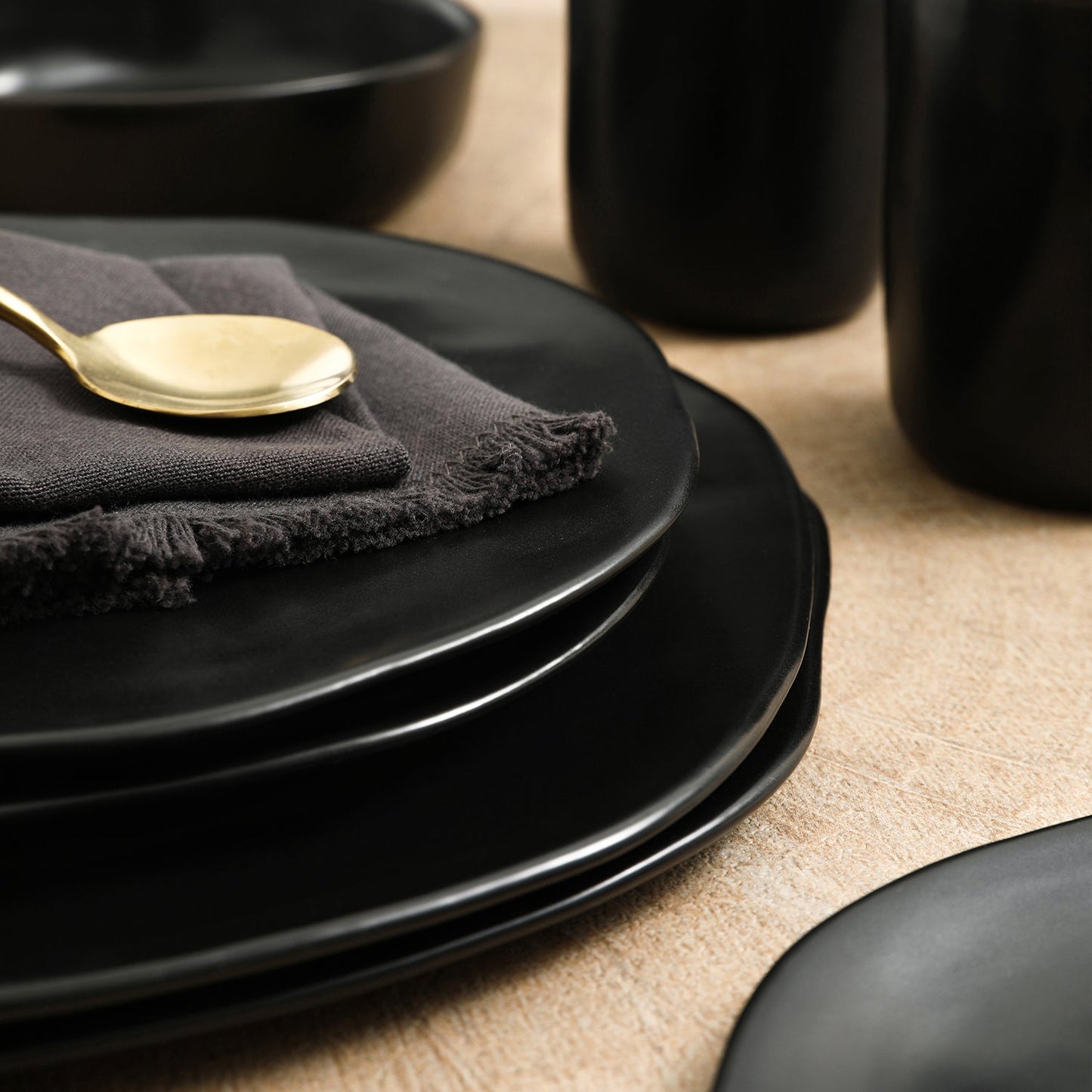 Hekonda Stoneware Dinnerware Set - Black