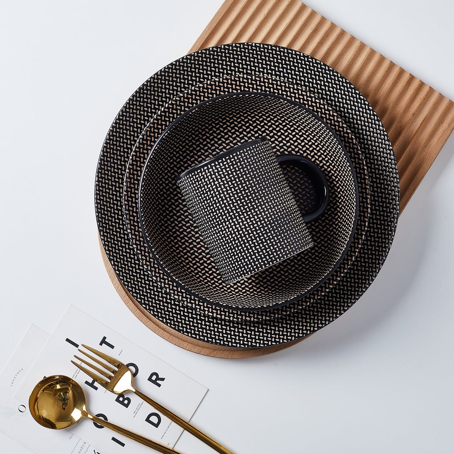 Daisy Stoneware Dinnerware Set - Brown And Black