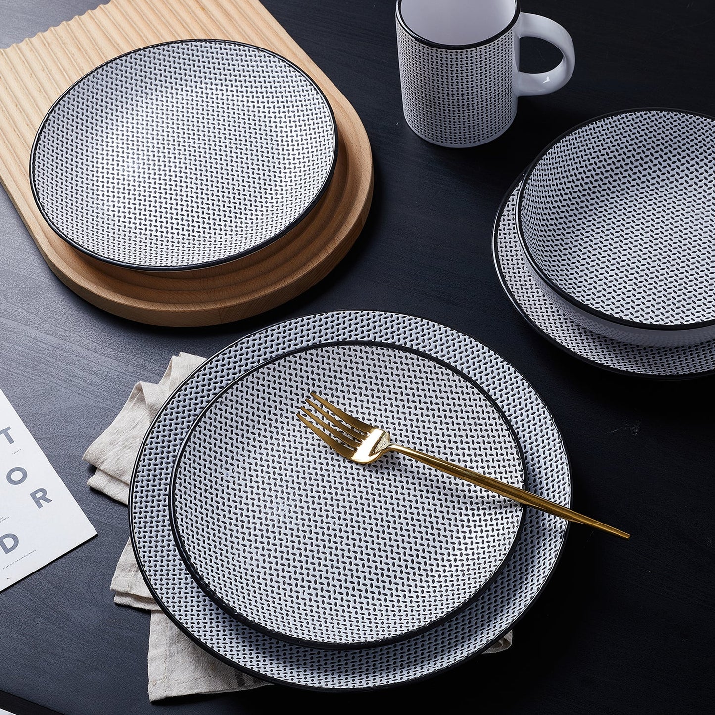 Daisy Stoneware Dinnerware Set - White And Black