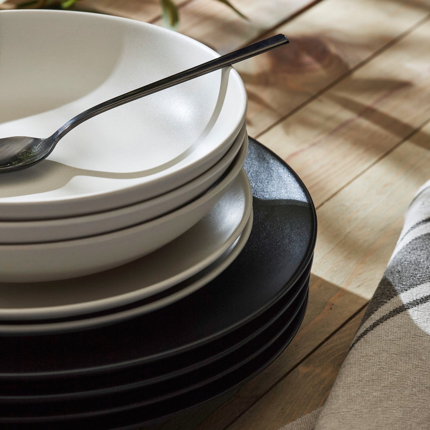 Semplice Stoneware Dinnerware Set - White Matte - Crafted in Portugal