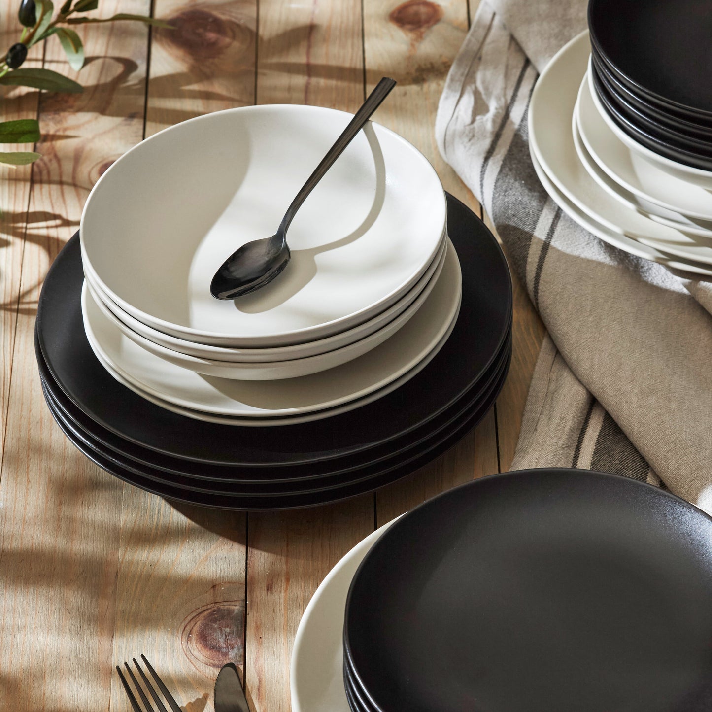 Semplice Stoneware Dinnerware Set - White Matte - Crafted in Portugal