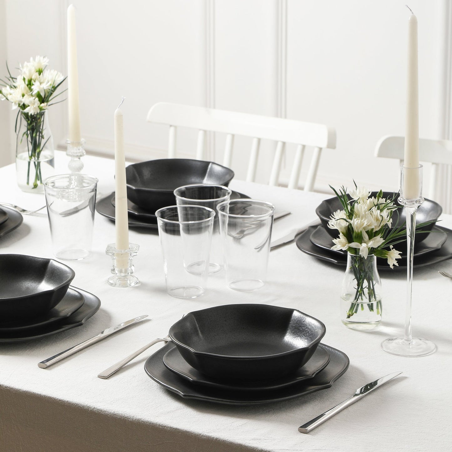 Baskerville Stoneware, Borosilicate Glass Dinnerware Set - Black