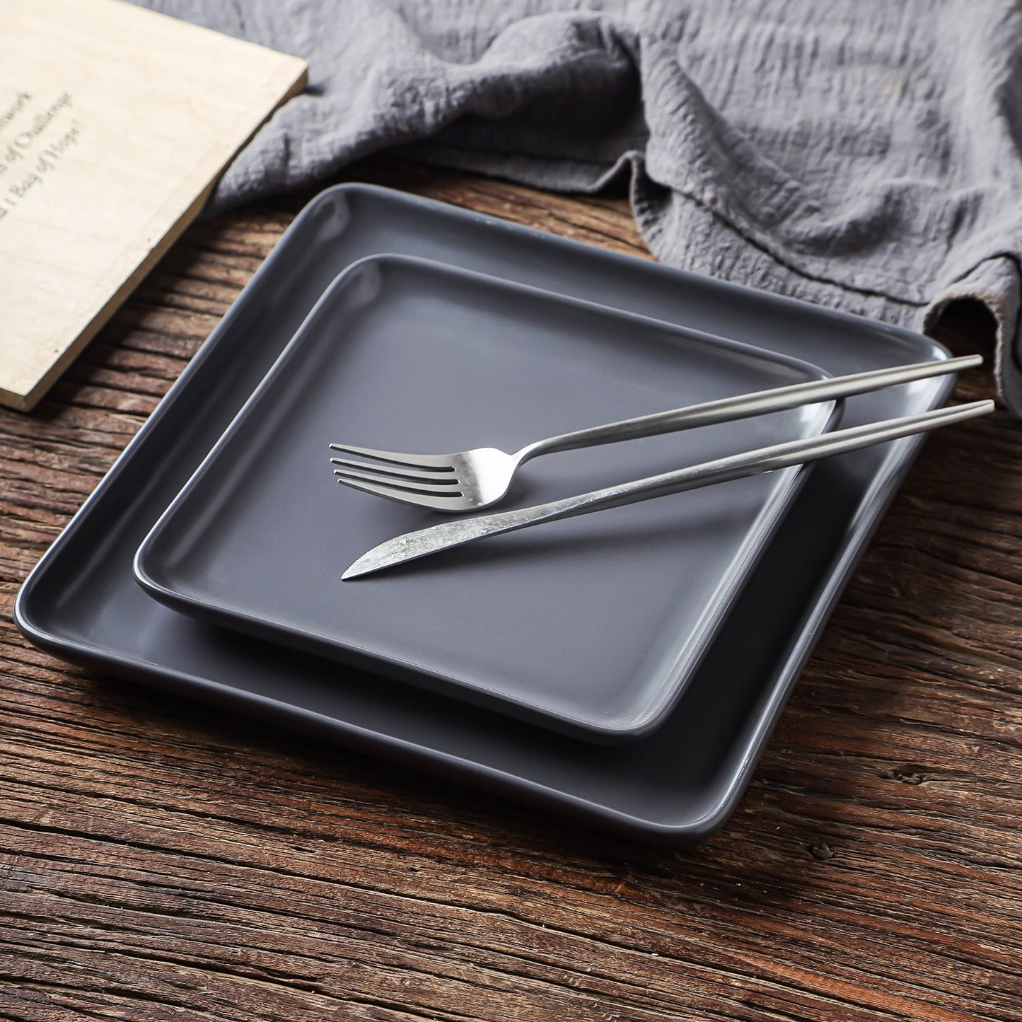 Amy Porcelain Dinnerware Set - Gray