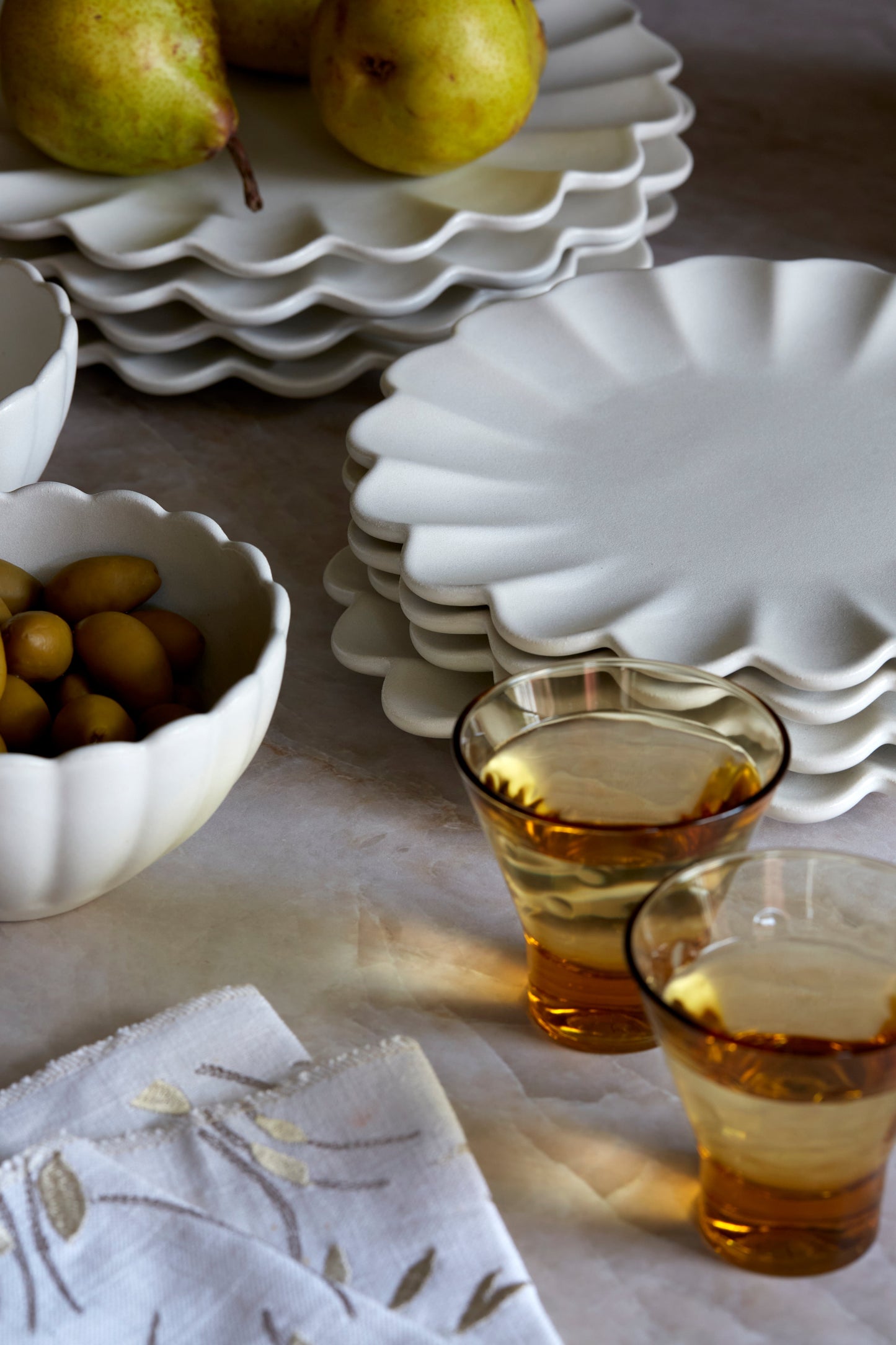 Dhalia Stoneware Dinnerware Set - White