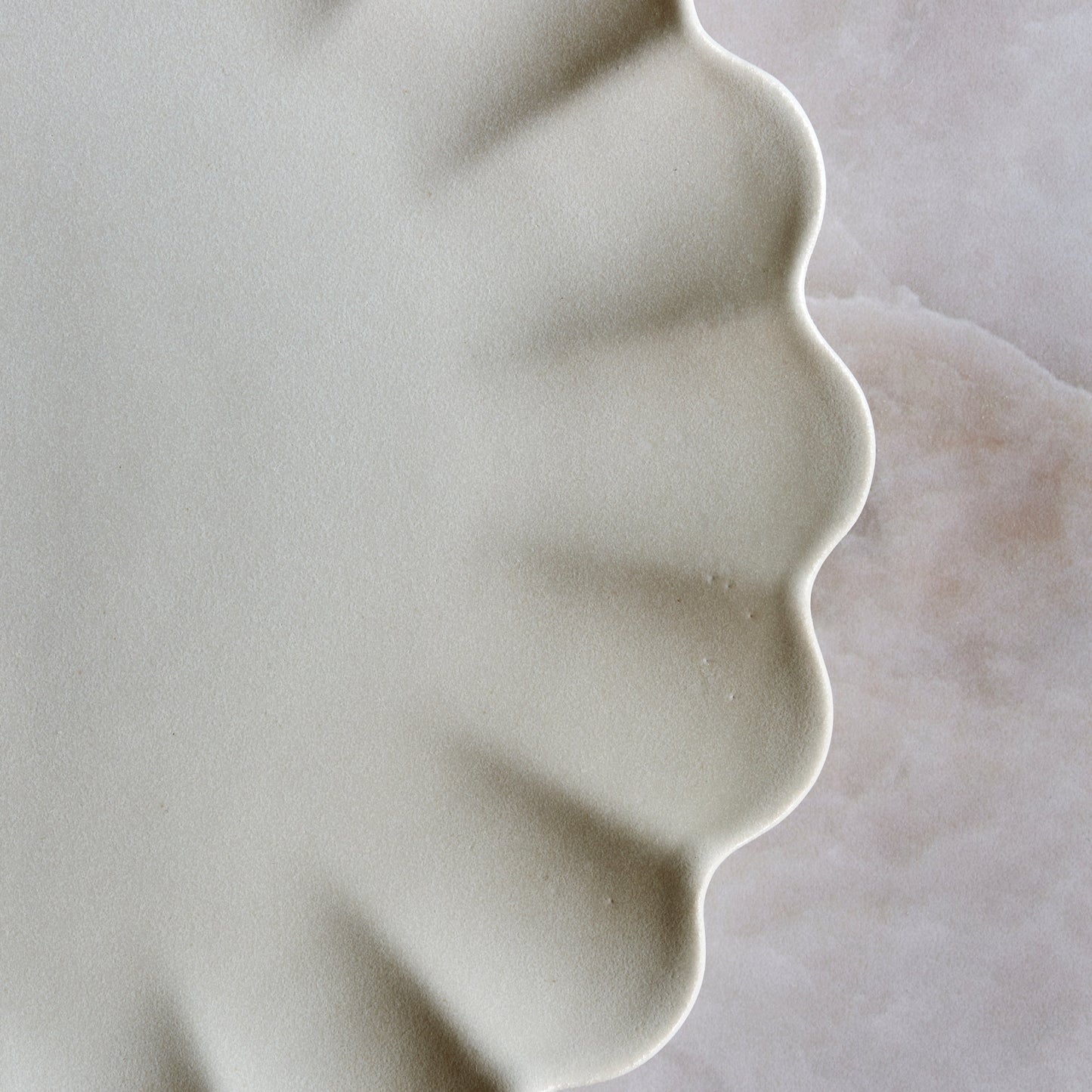 Dhalia Stoneware Dinner Plate - White