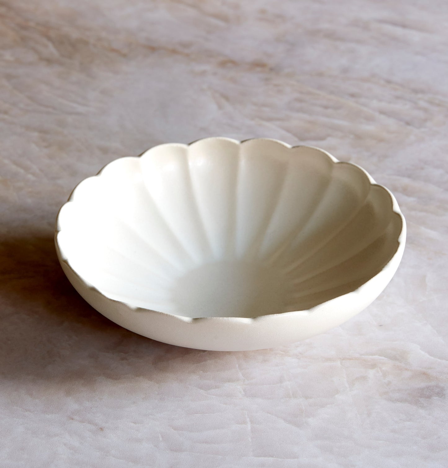 Dhalia Stoneware  Pasta Bowl - White