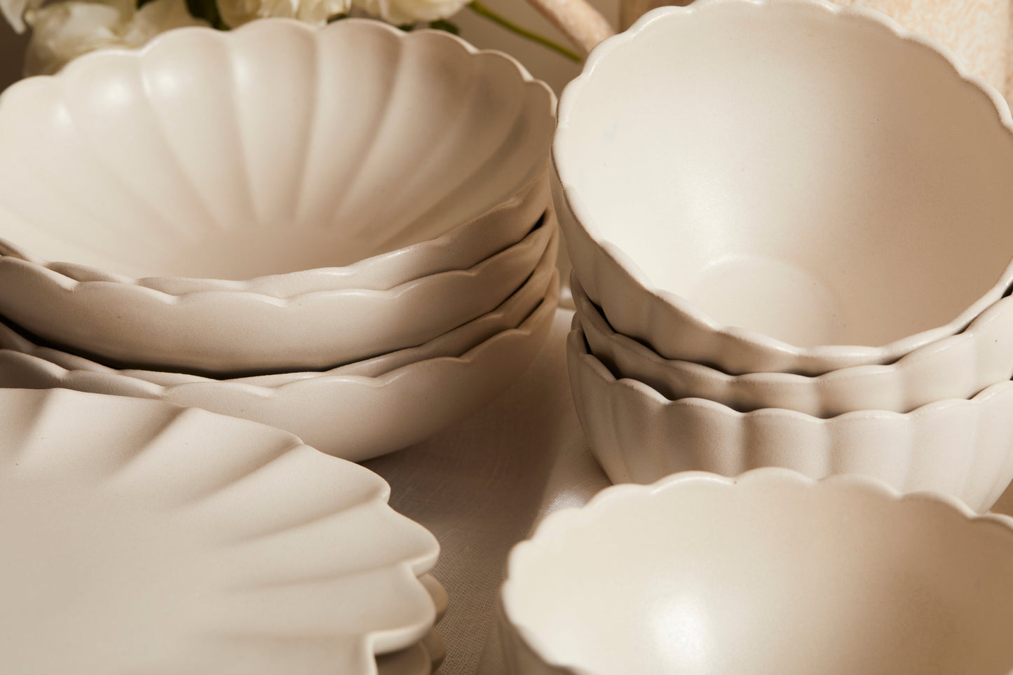 Dhalia Stoneware Bowl - White