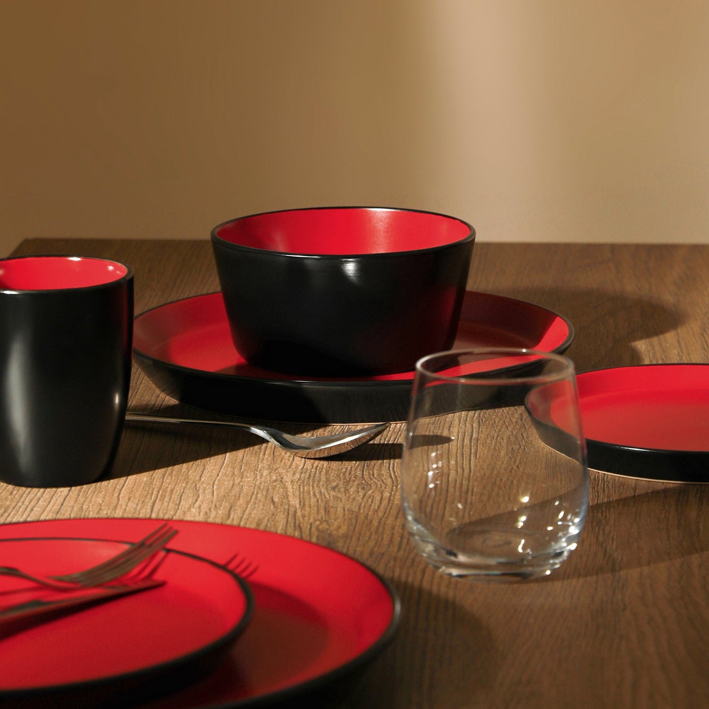 Albie Stoneware Dinnerware Set - Red And Black