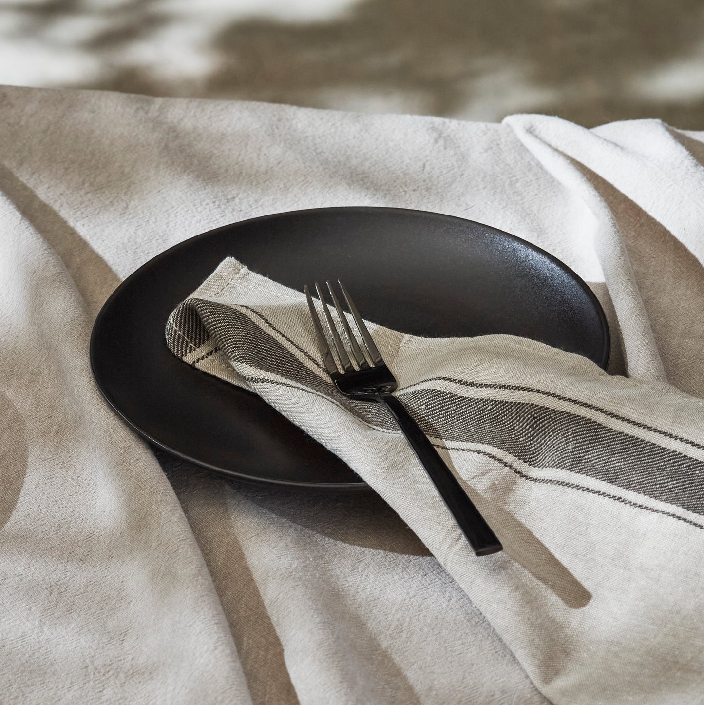 Semplice Stoneware Dinnerware Set - Black Matte - Crafted in Portugal