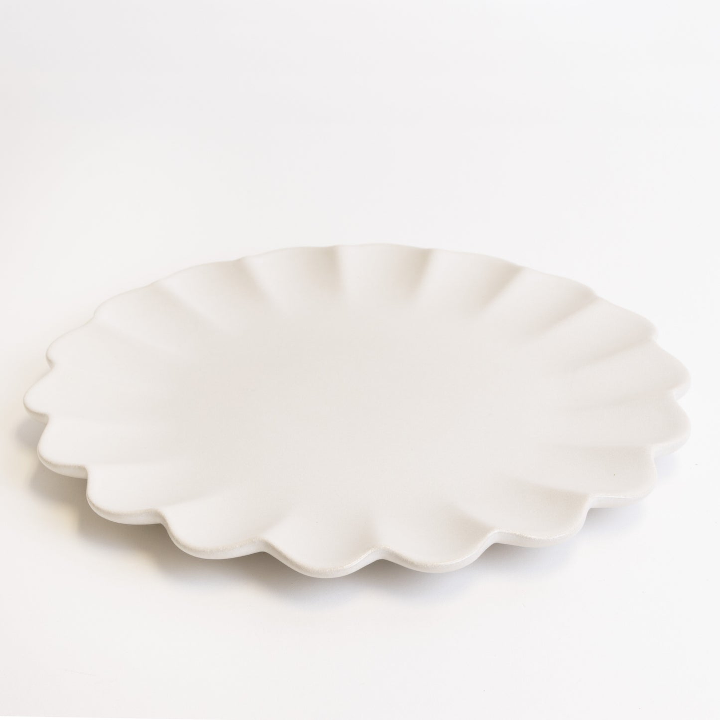 Dhalia Stoneware Dinner Plate - White