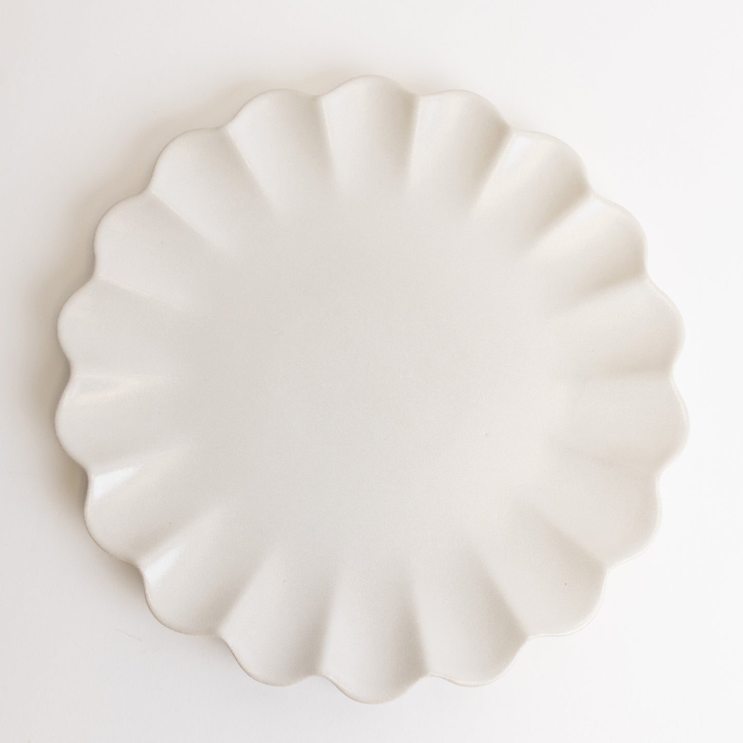 Dhalia Stoneware Dinner Plate - White