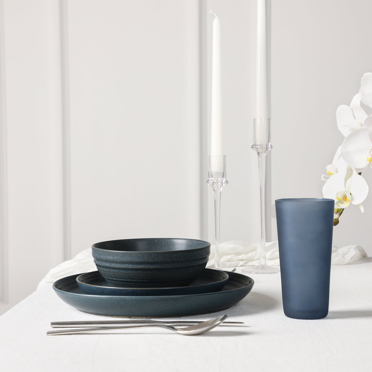Elio Stoneware Dinnerware Set With Glassware - Blue