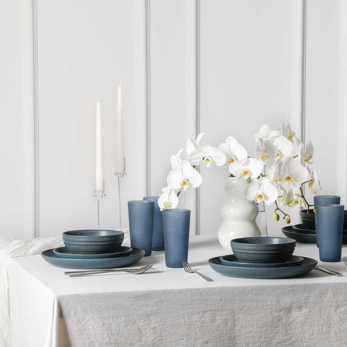 Elio Stoneware Dinnerware Set With Glassware - Blue