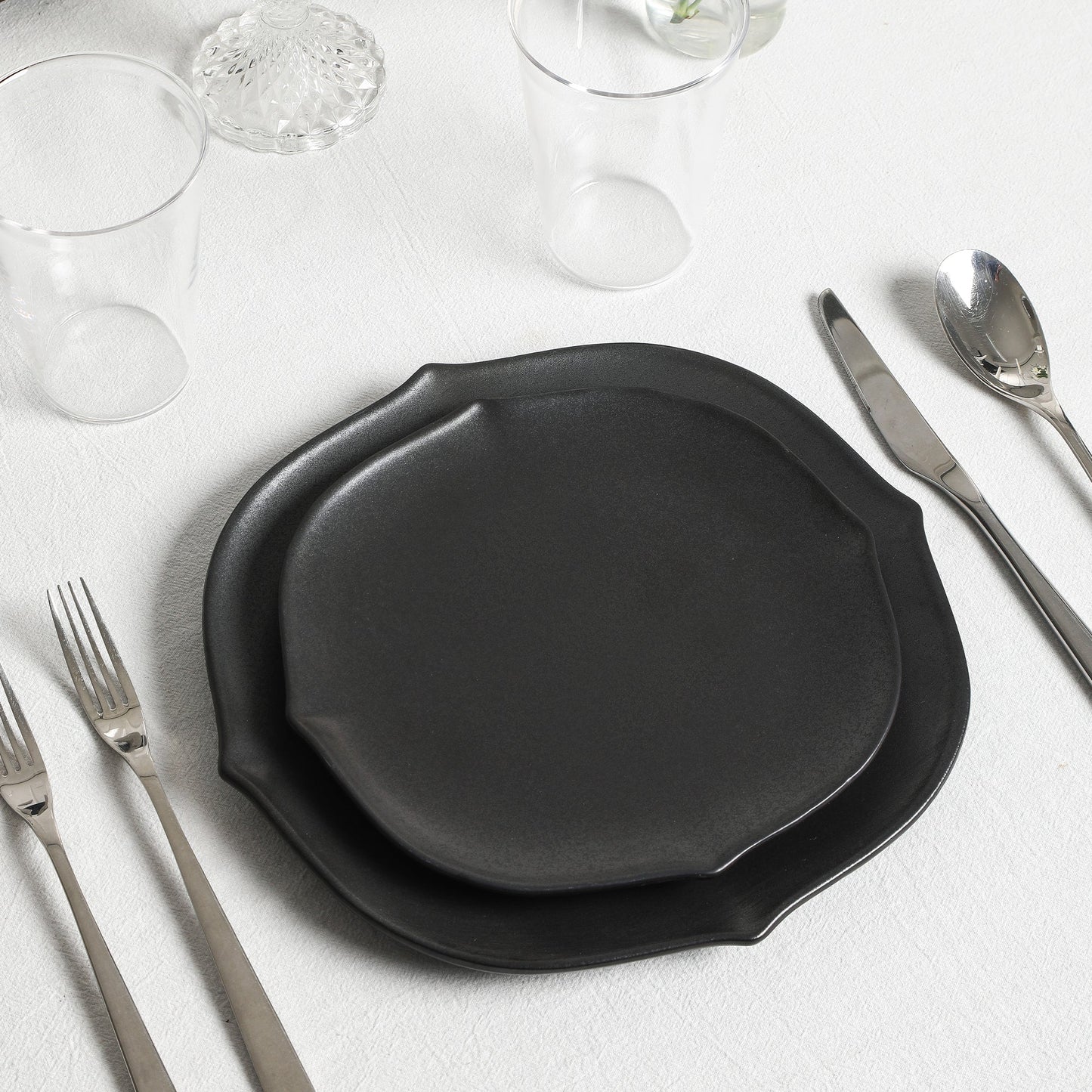 Baskerville Stoneware, Borosilicate Glass Dinnerware Set - Black
