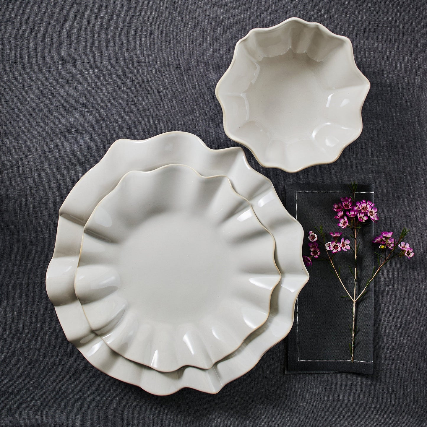 Lotus Stoneware Dinner Plate Set - White