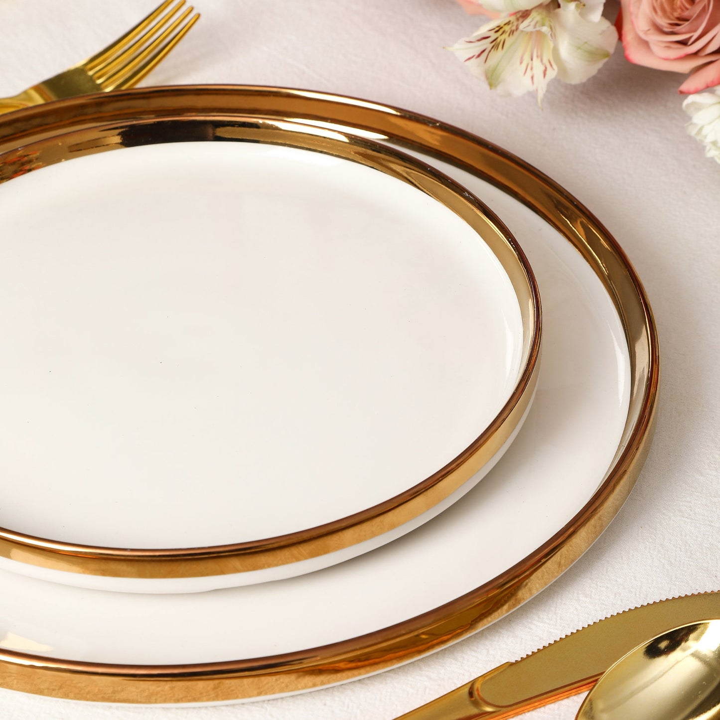 Solene Porcelain Dinnerware Set - White and Gold