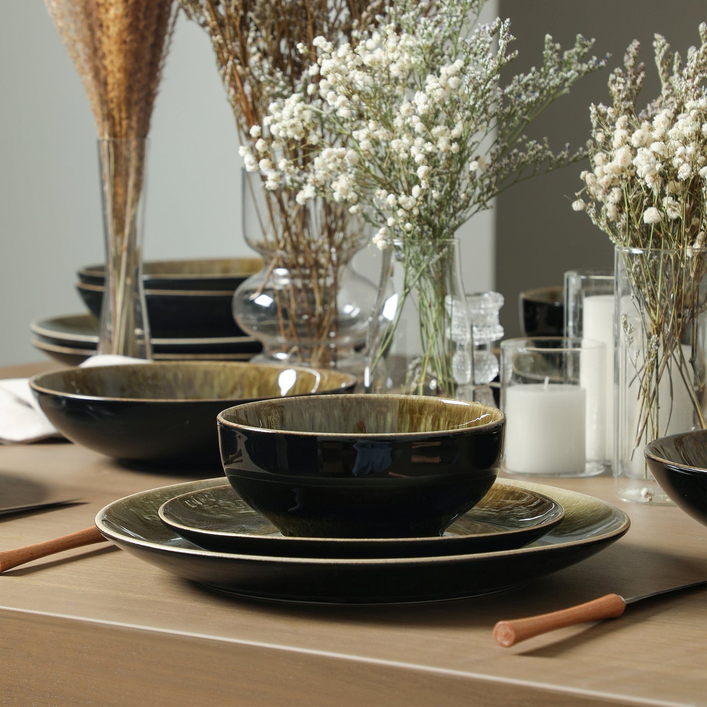 Riley Stoneware Dinnerware Set - Black and Green