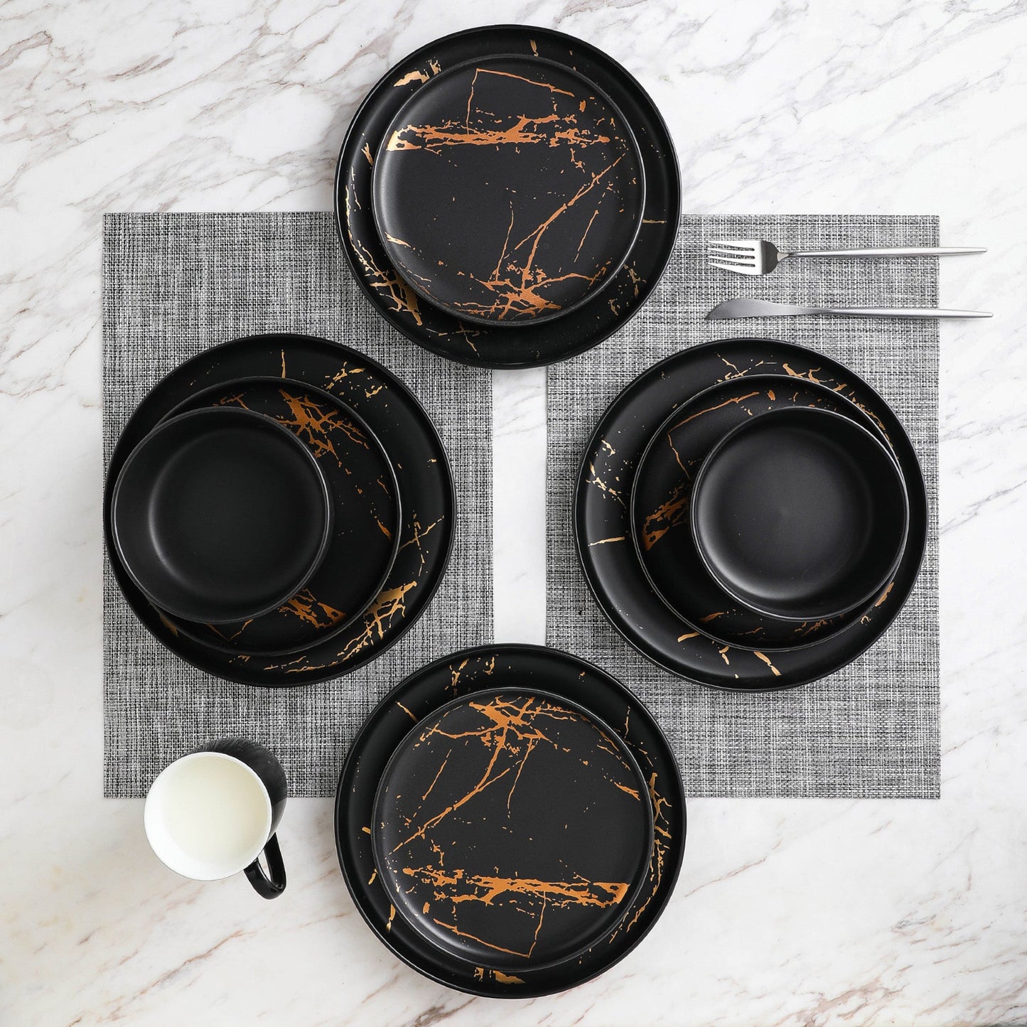 Zora Porcelain Salad Plate - Black