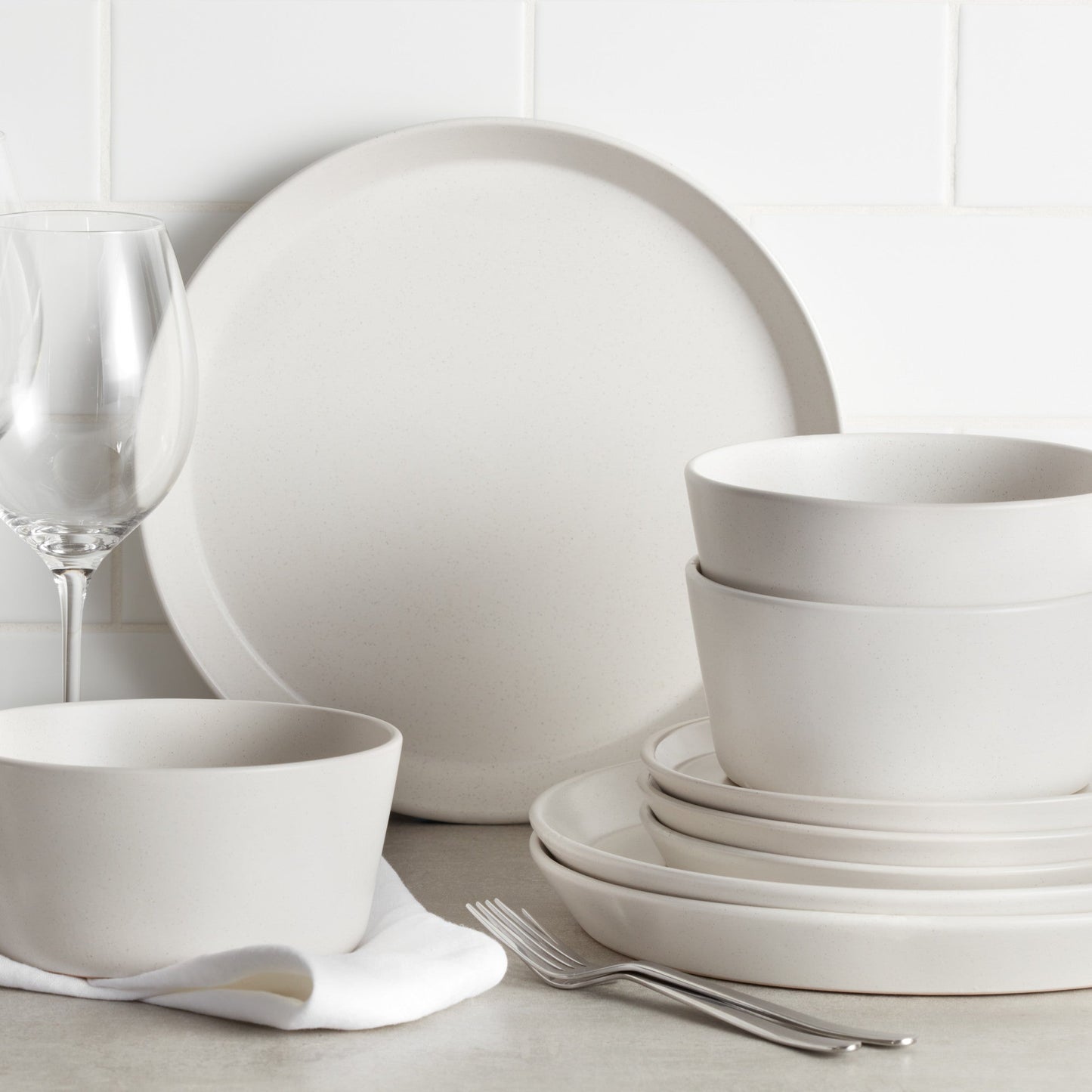 Albie Stoneware Dinnerware Set - White