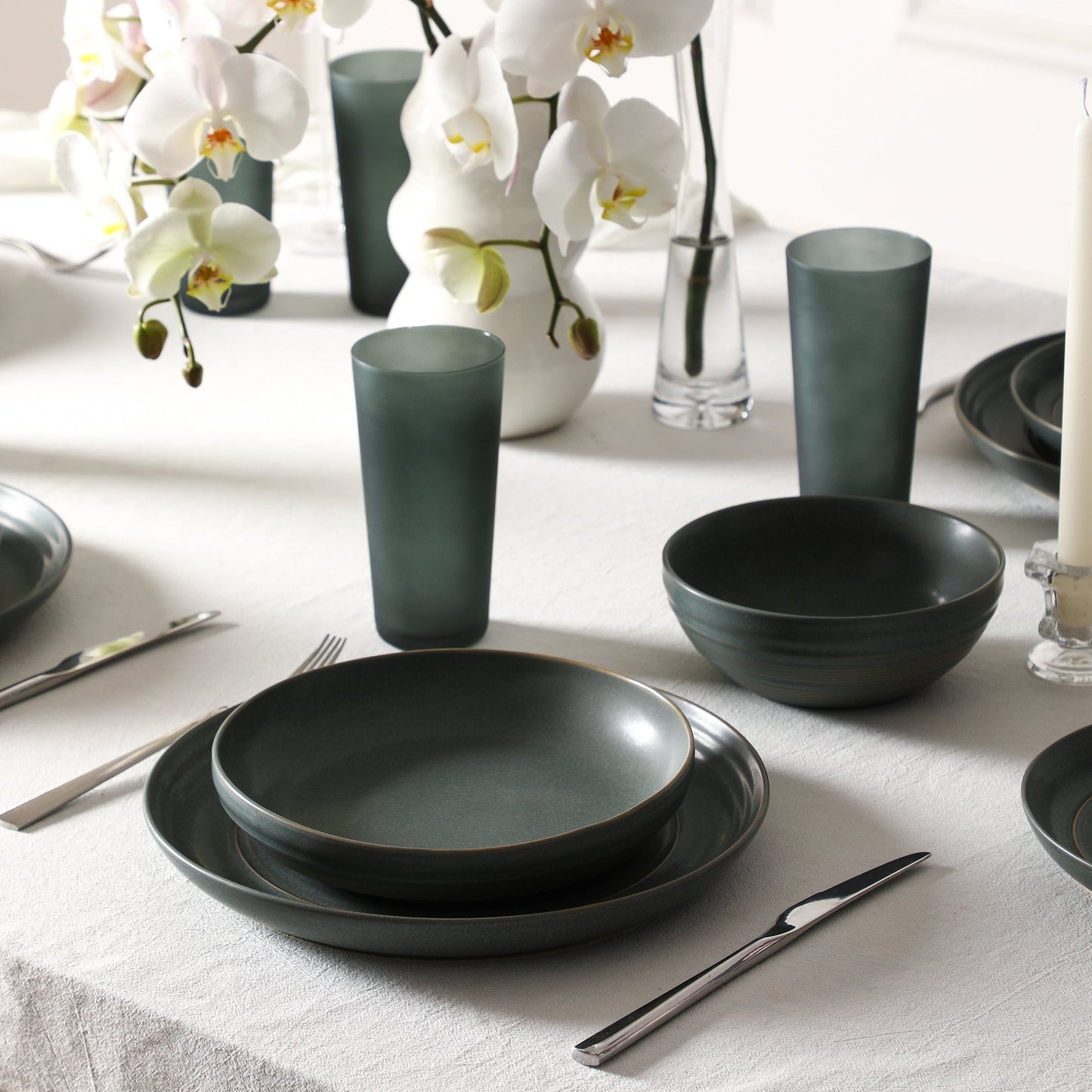Elio Stoneware Dinnerware Set With Glassware - Green