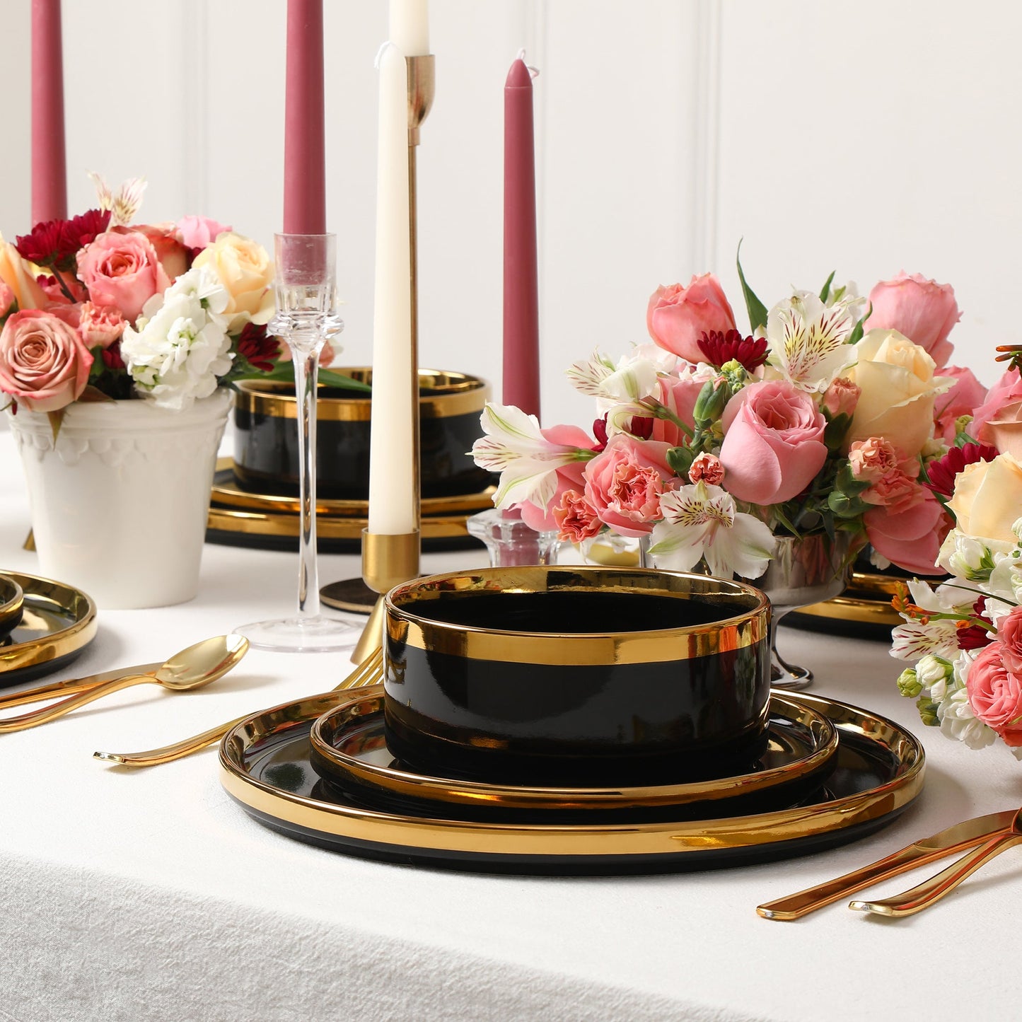 Solene Stoneware Dinnerware Set - Black and Gold