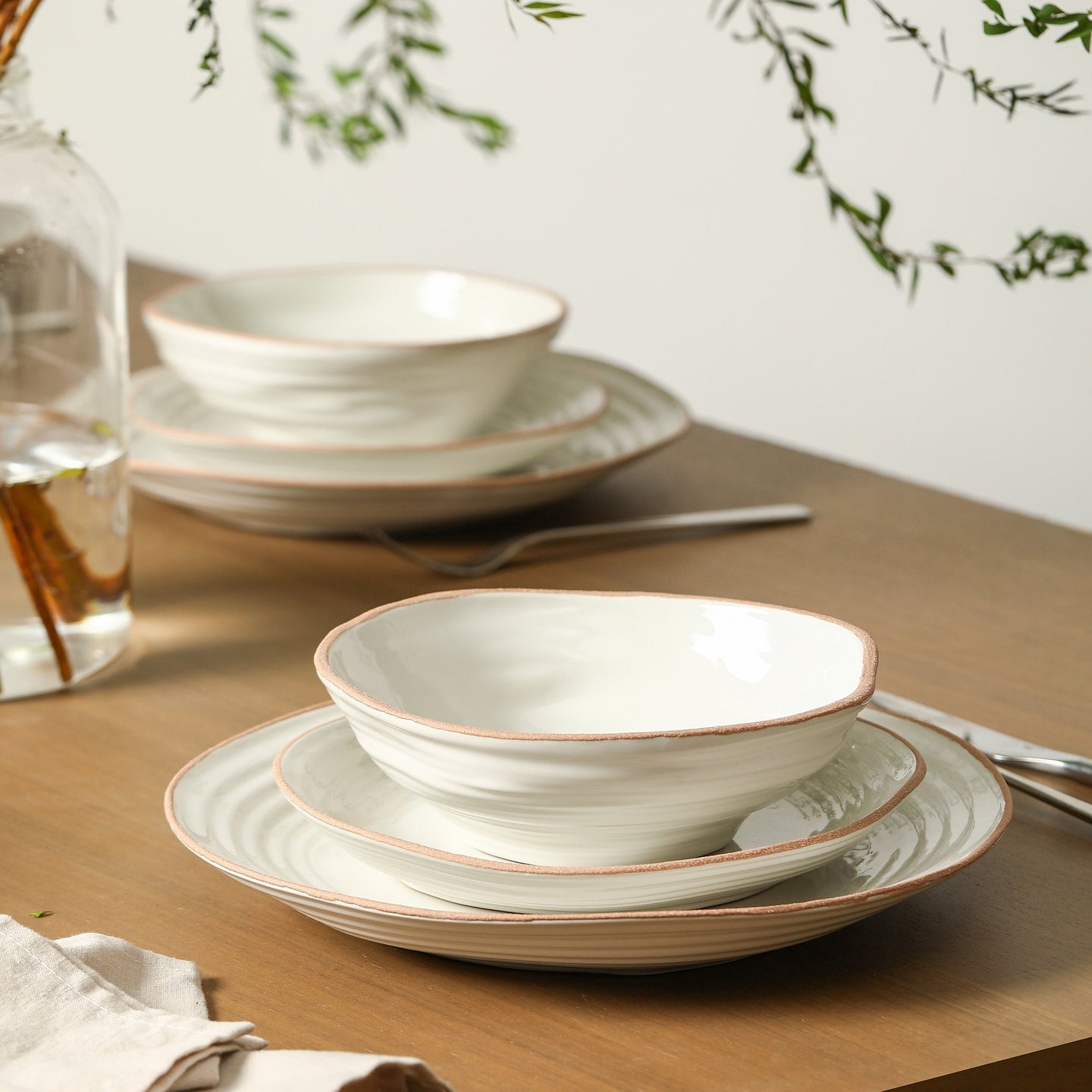 Nami Stoneware Dinnerware Set - White
