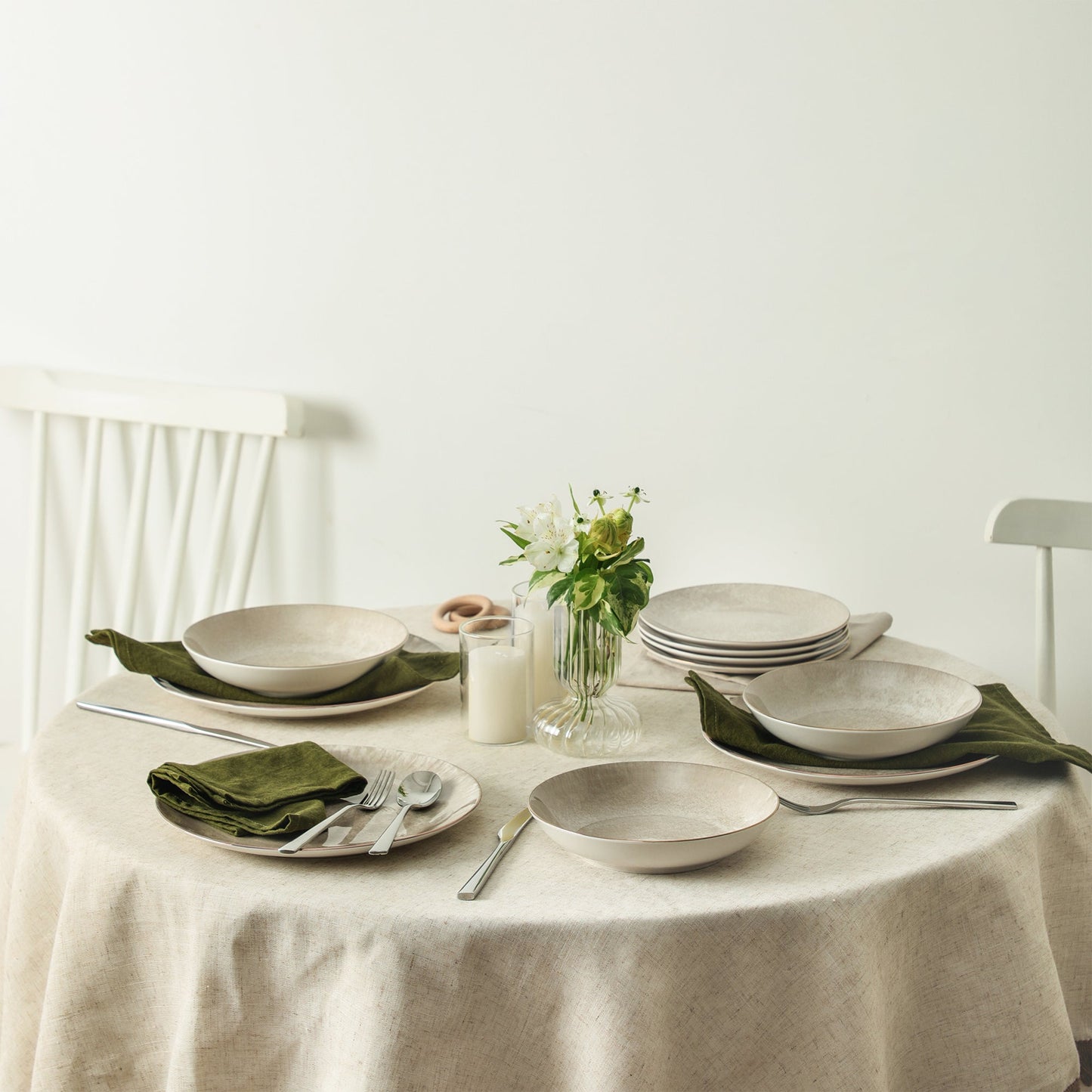 Onyx Porcelain Dinnerware Set - Beige and Gold