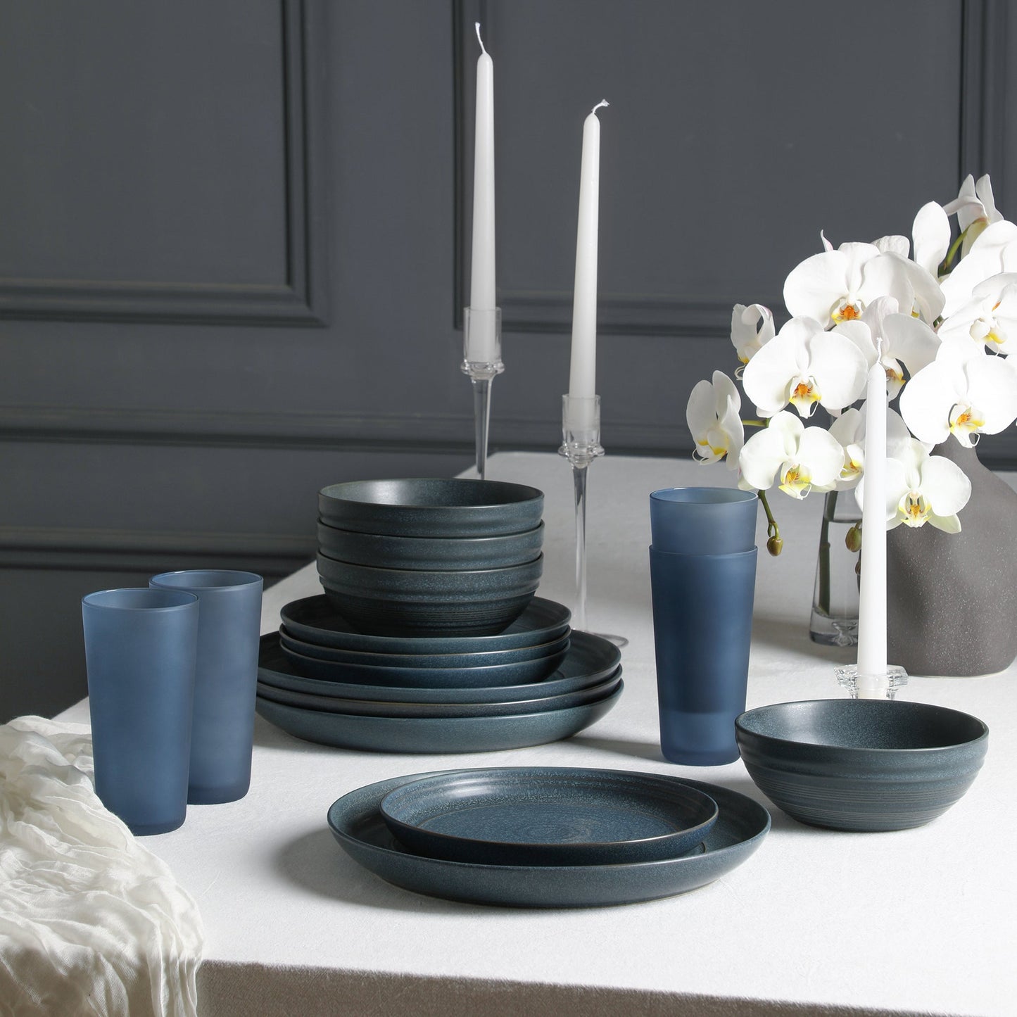 Elio Stoneware Dinnerware Set With Glassware - Blue