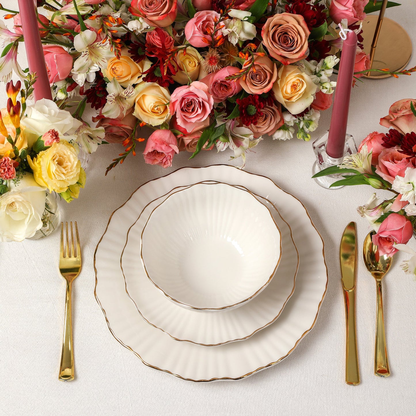 Zinnia Porcelain Dinnerware Set - White and Gold