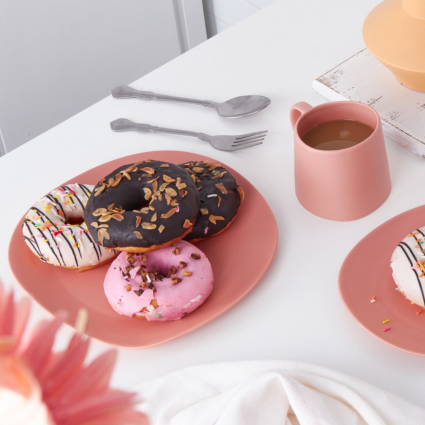 Delilah Porcelain Dinner Plate Set - Set of 6