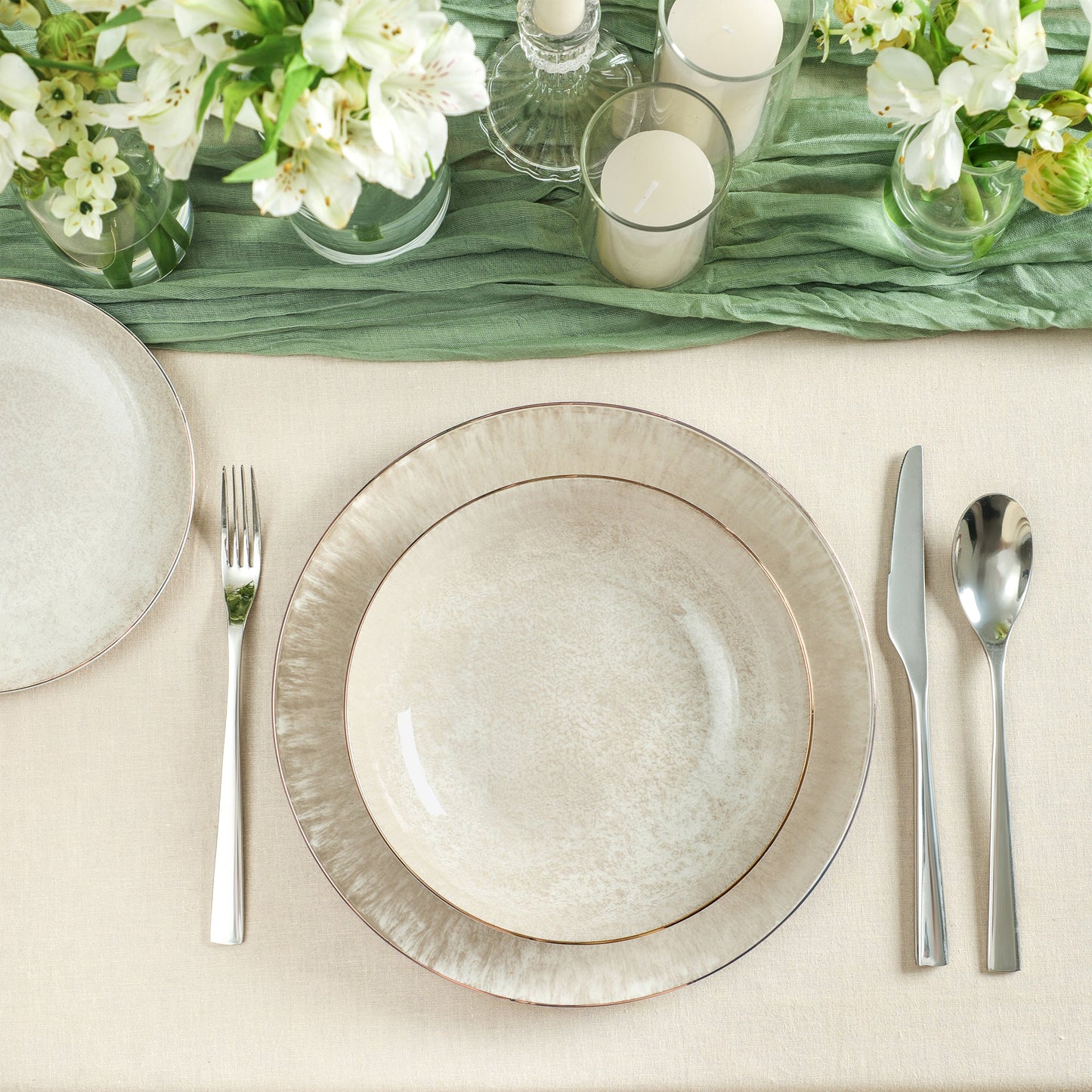 Onyx Porcelain Dinnerware Set - Beige and Gold