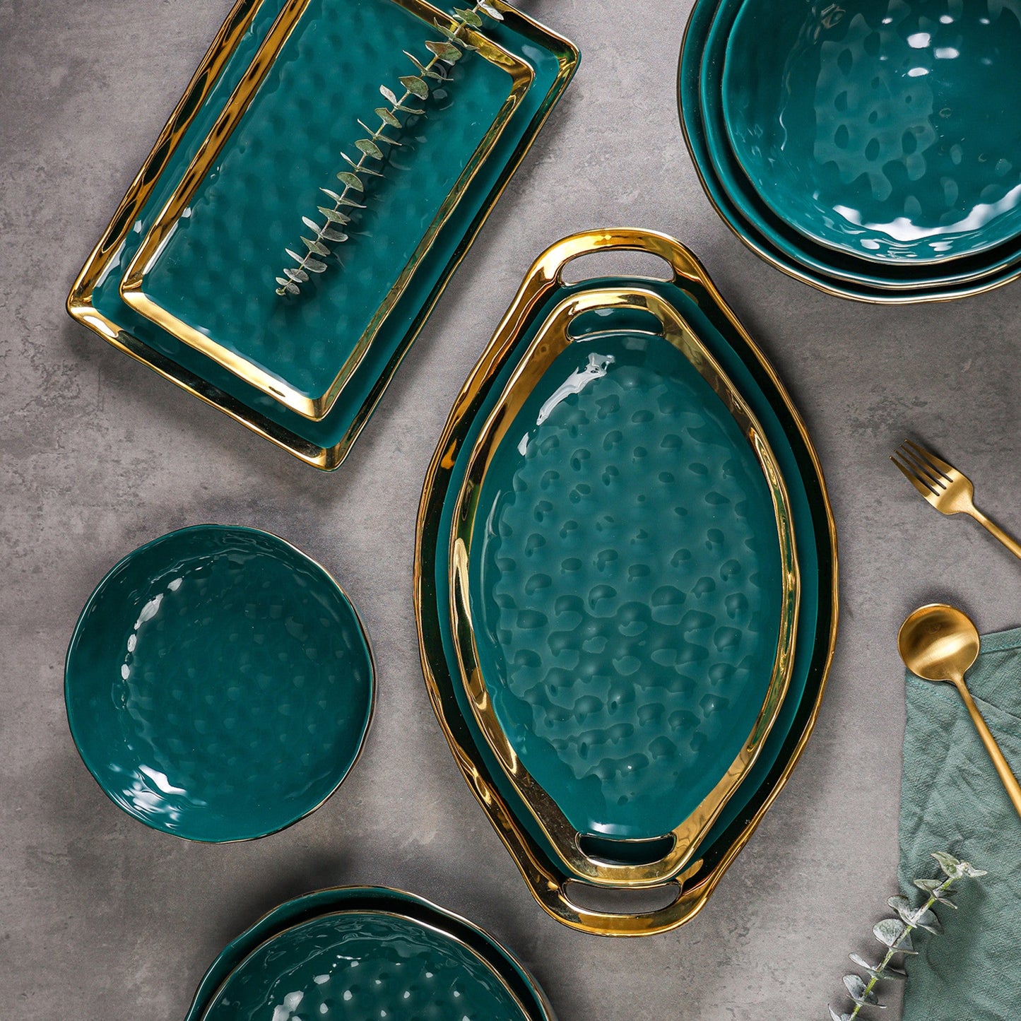 Florian Porcelain Service Plate Set - Green