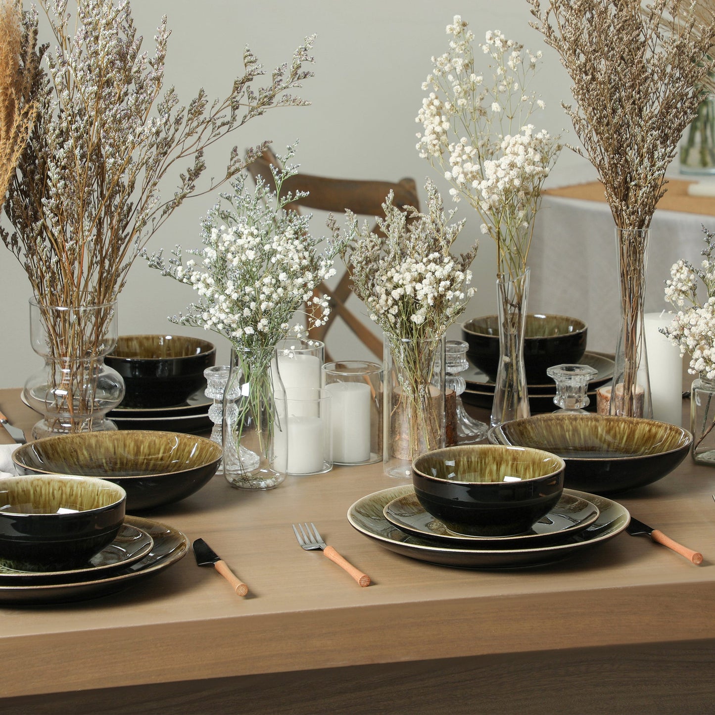Riley Stoneware Dinnerware Set with Pasta Bowls - Black and Green