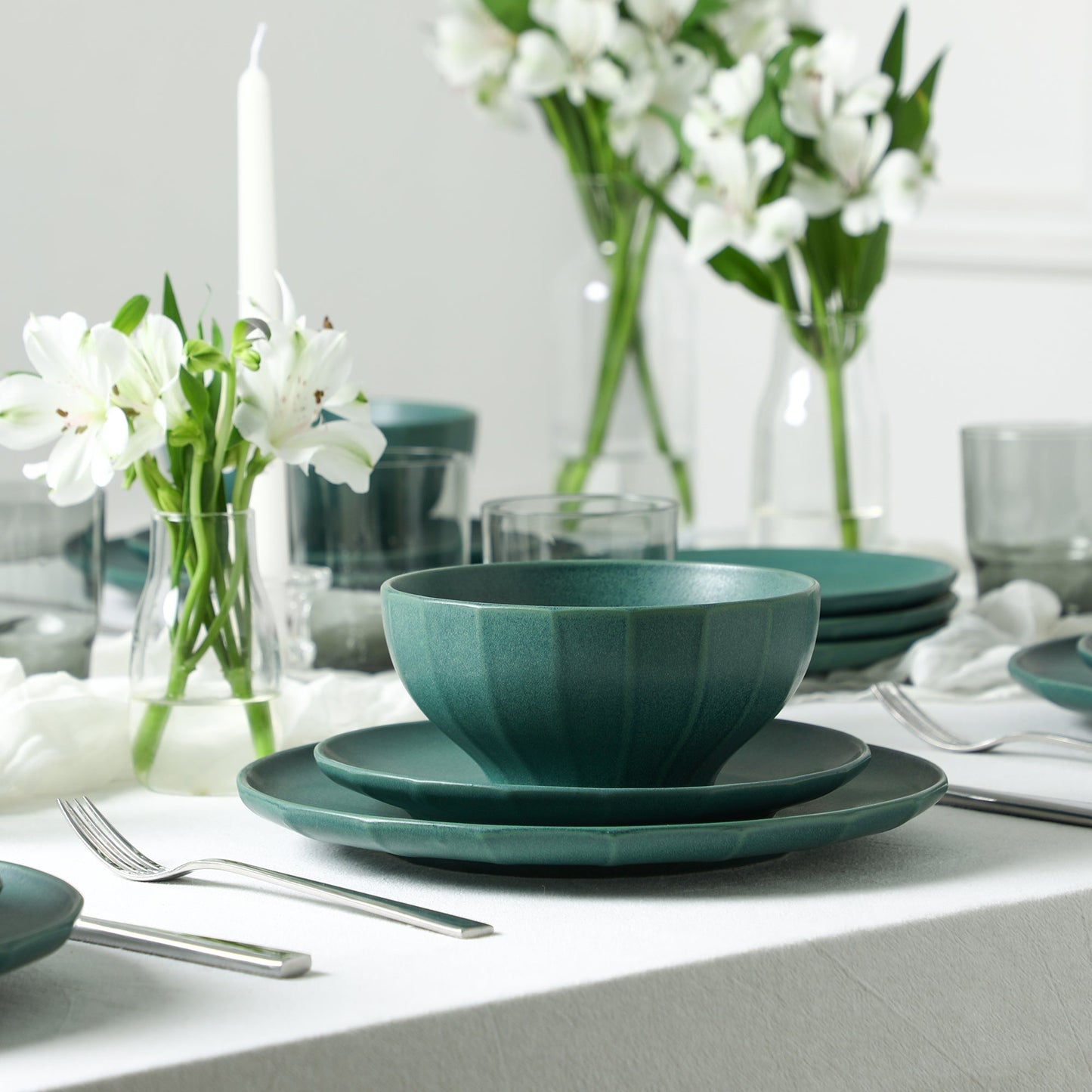 Rio Stoneware Dinnerware Set with Glassware - Green