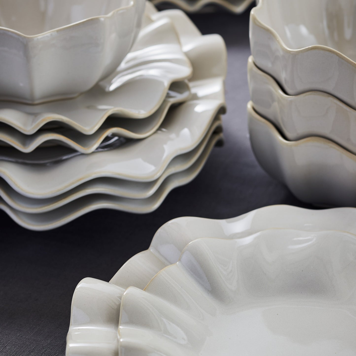 Lotus Stoneware Bowl Set - White