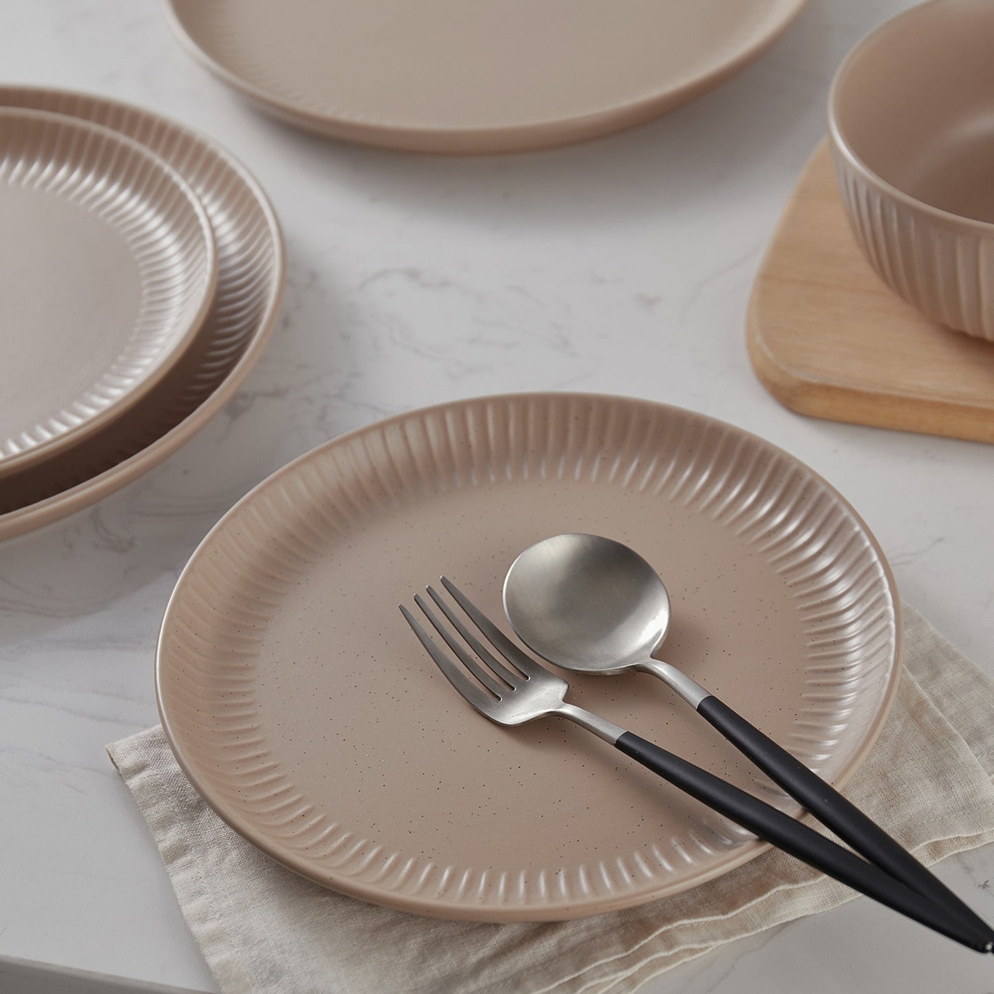 Logan Stoneware Dinnerware Set - Beige