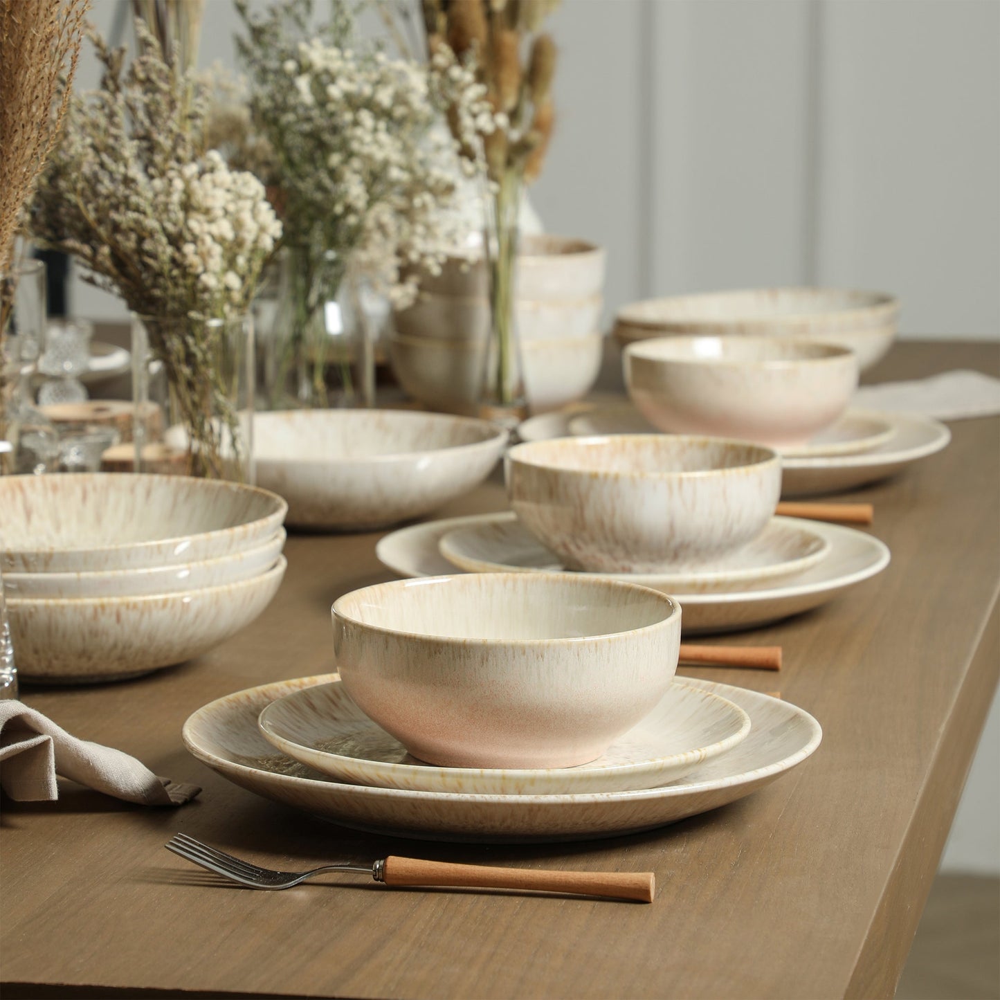 Riley Stoneware Dinnerware Set with Pasta Bowls - Sand
