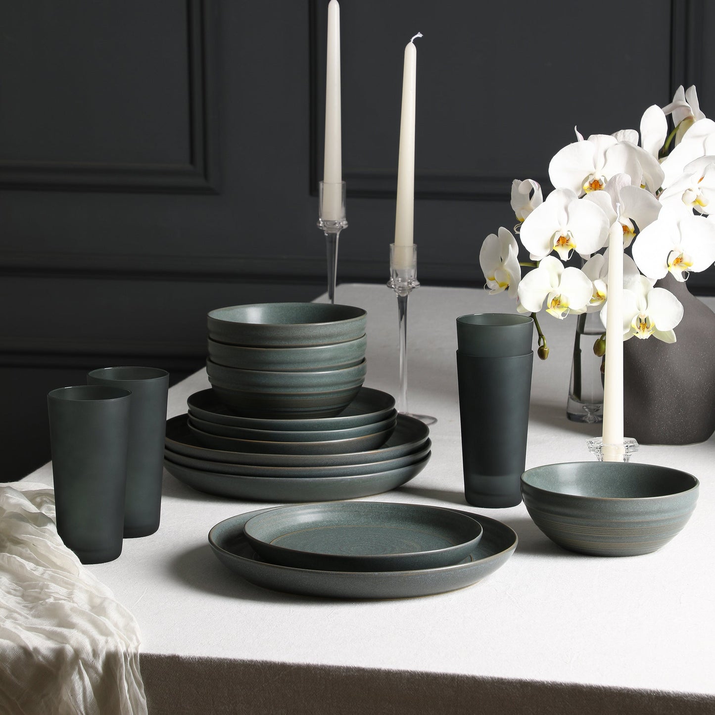 Elio Stoneware Dinnerware Set With Glassware - Green